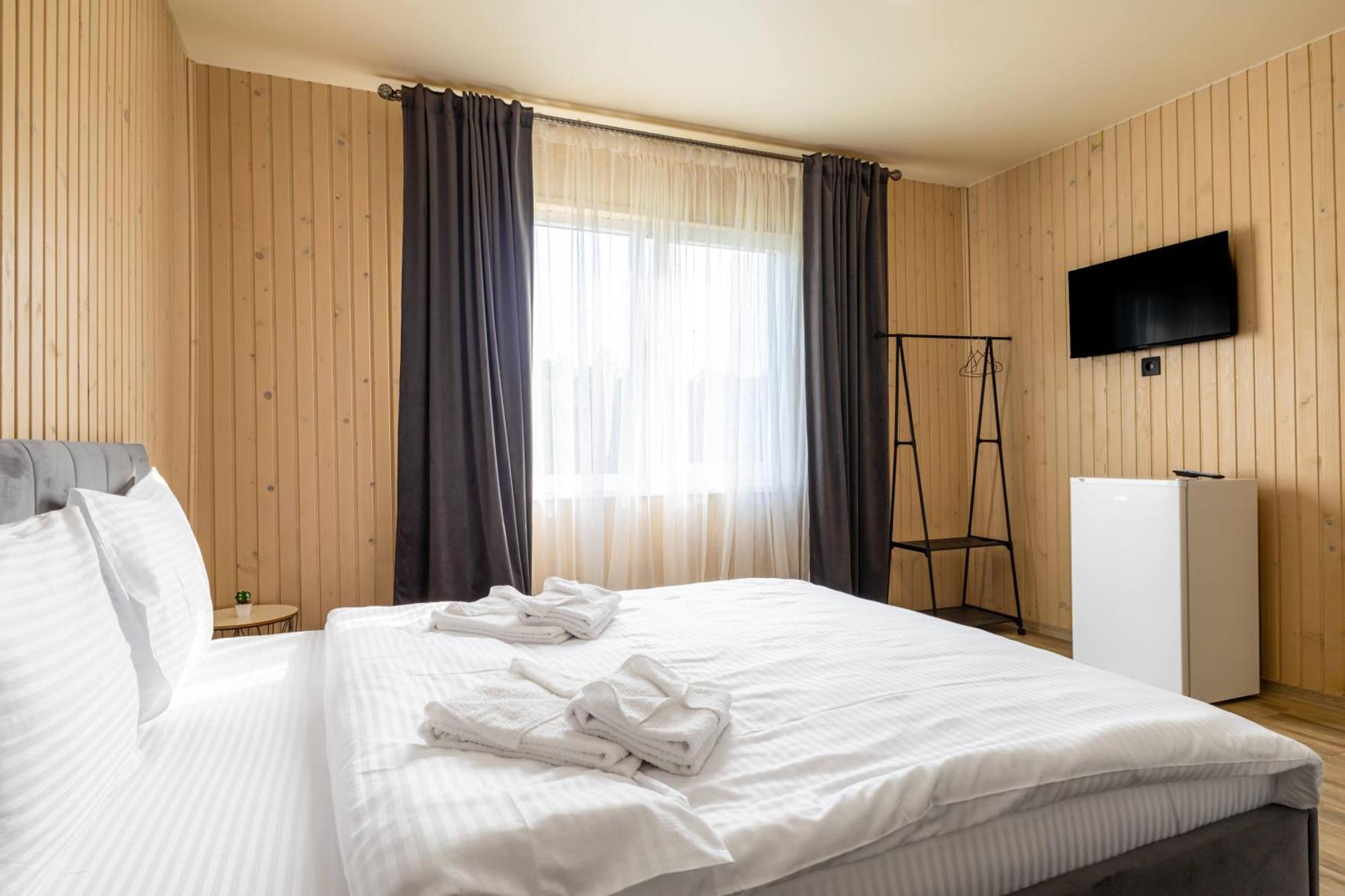 Fenix Hotel Aknaszlatina Kültér fotó